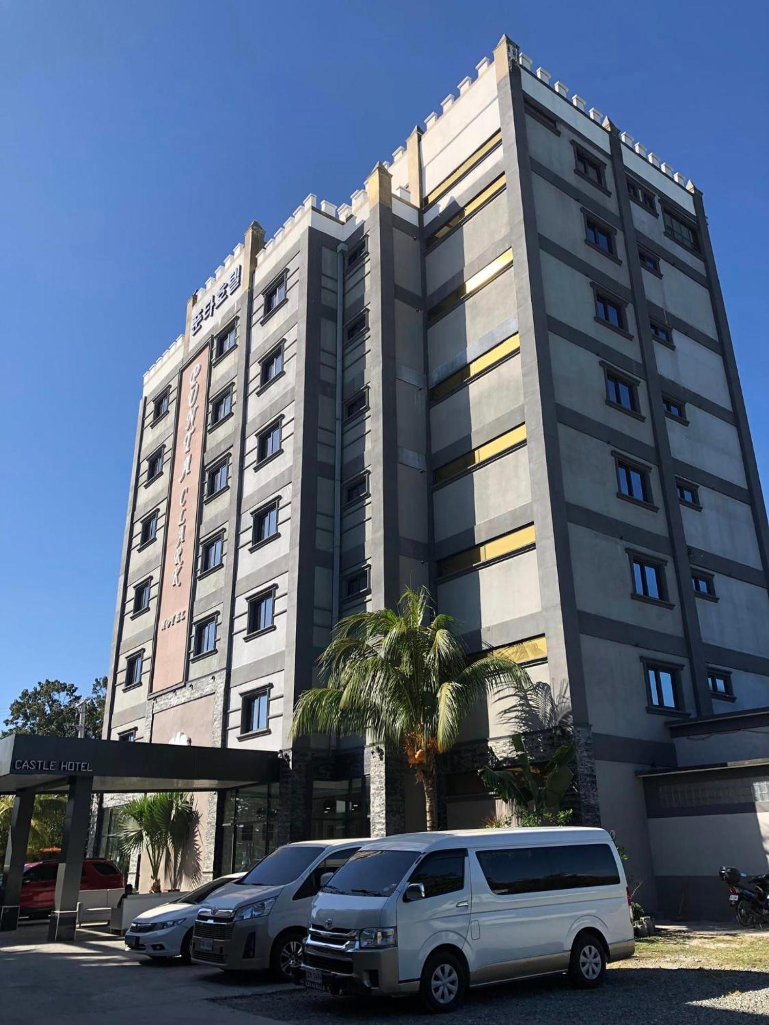 Punta Clark Hotel Clark Field Exterior photo